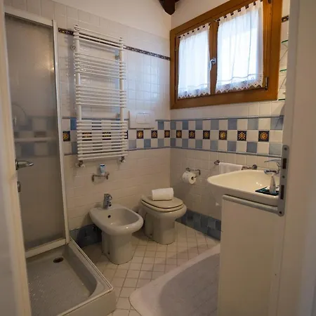 Casa Elti - Shanti And Jay Apartment *