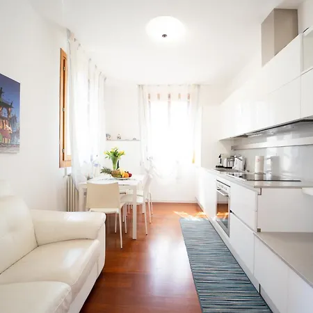 Casa Elti - Shanti And Jay *